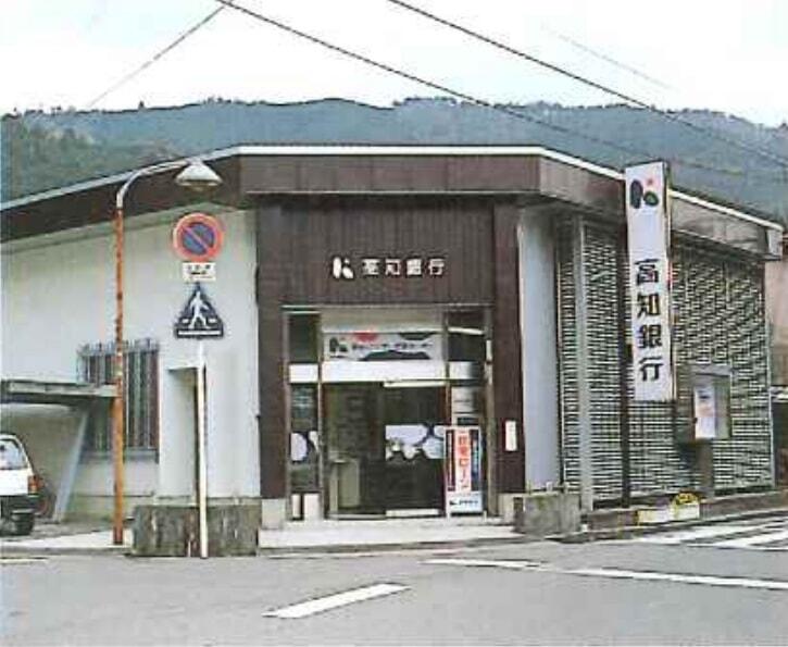 旧高知銀行大正支店（施設外観）