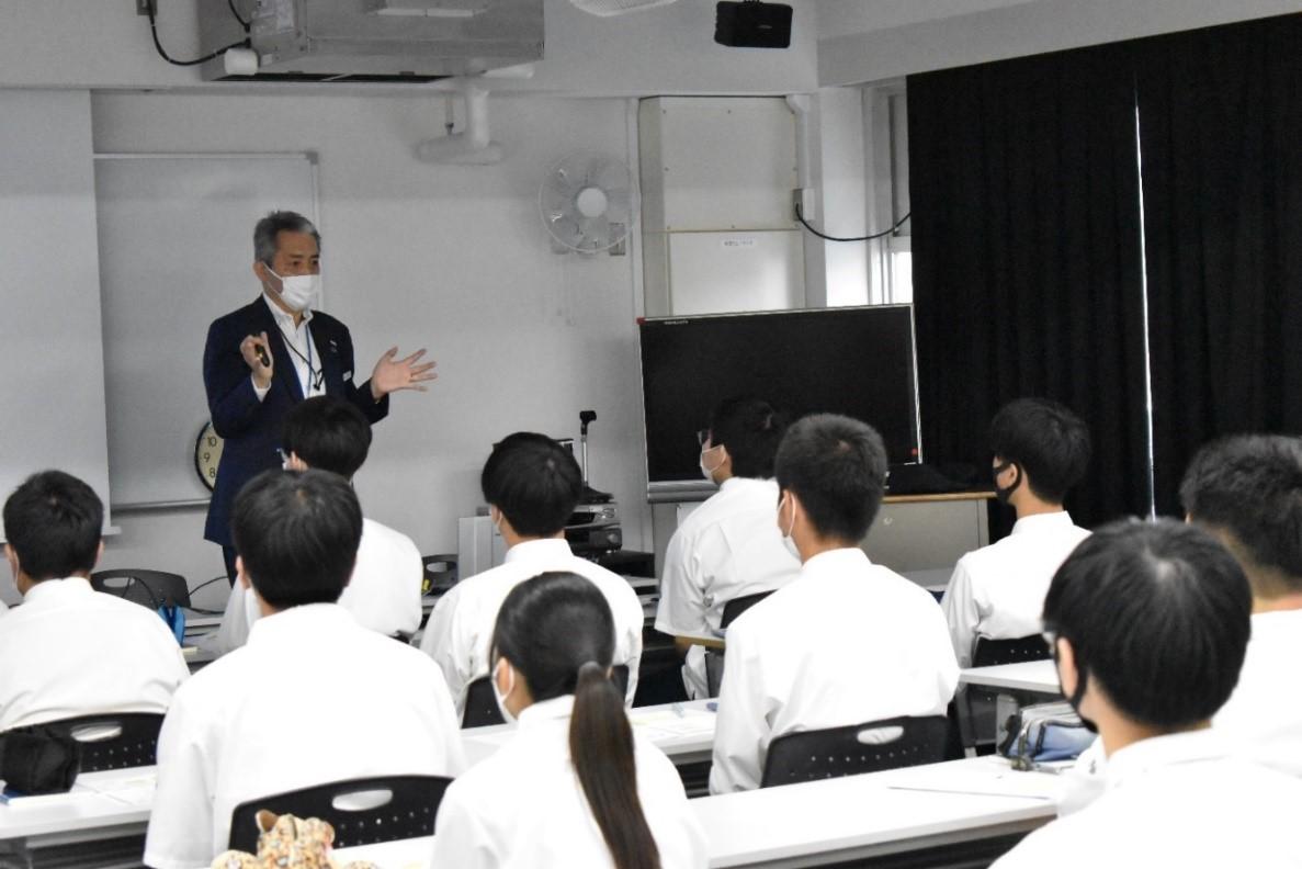 安芸桜ヶ丘高等学校、金融教室　風景