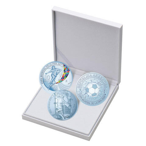 H.銀貨3種セット/「FIFAワールドカップ26」公式記念コイン/商品一覧
