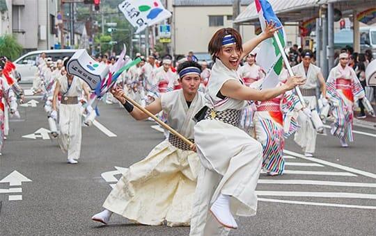 よさこい祭りの様子