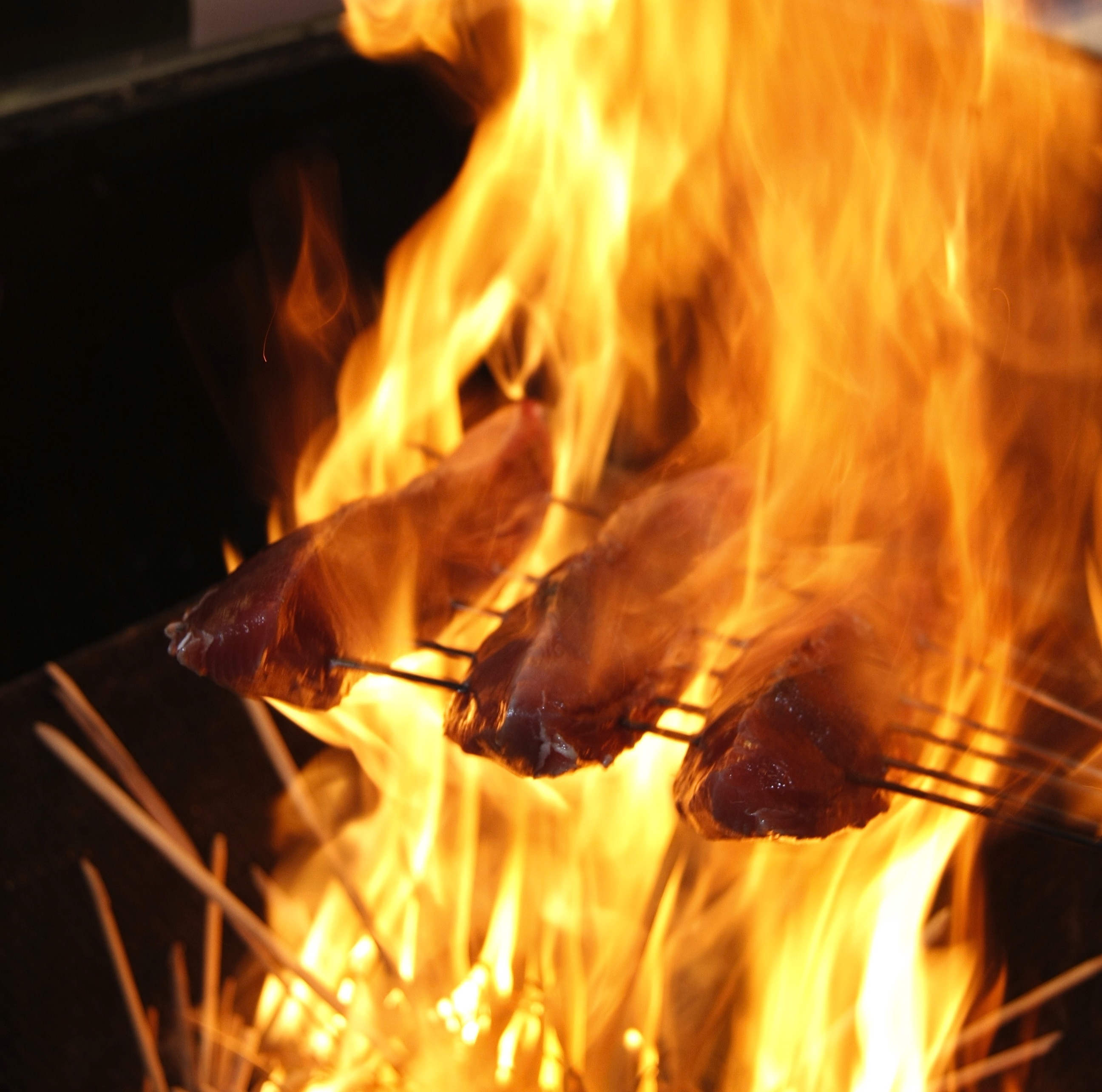 明神水産」の美味しすぎる一本釣り鰹の刺身や藁焼きたたき！ | よさこいおきゃくブログ