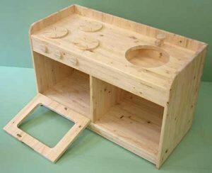 子供用の家具や小物を製作