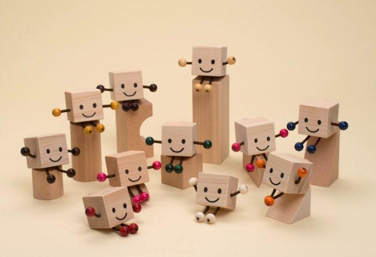 家具職人が作りあげる四万十ヒノキの積み木