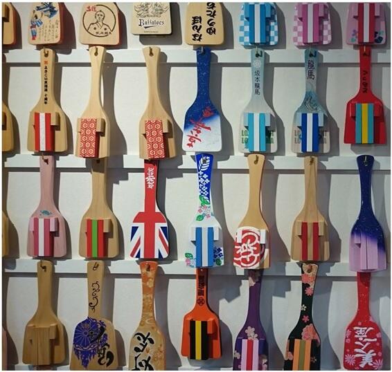 下の真ん中のがスタンダードな色ぜよ。