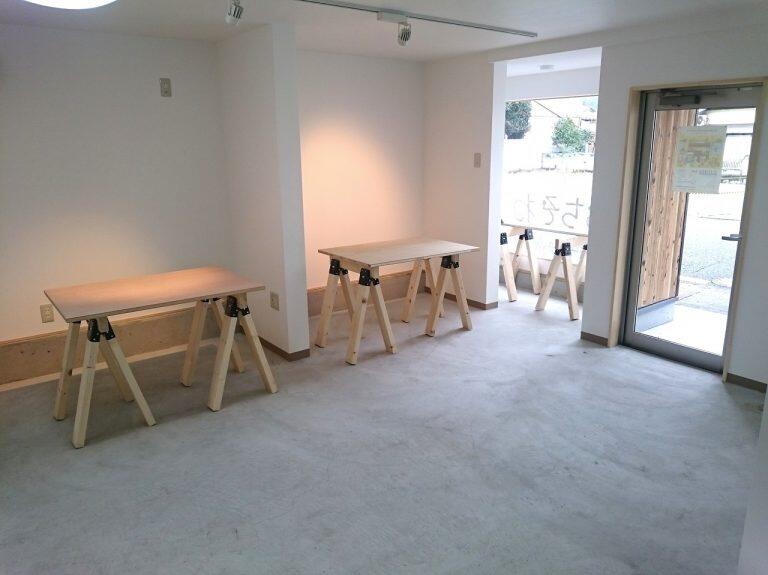 1階はサービス業や物品販売などの出店ができるチャレンジショップと、交流や休憩所として立ち寄れるコミュニティスペース