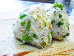 みょうがのまぜまぜおむすび