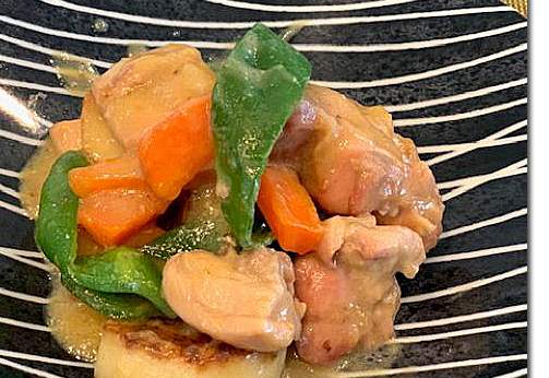 白みそ風味のたっぷりピーマンと鶏もも肉の炒め物