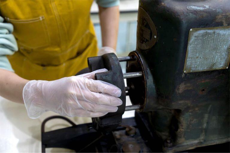 発動機のことをもっと知りたいという方は、発動機分解組立て体験にチャレンジ