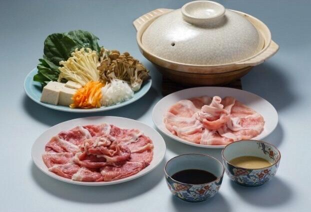 おうちでしゃぶしゃぶ♪お鍋を囲んで贅沢なひと時を過ごしてみてはいかがですか