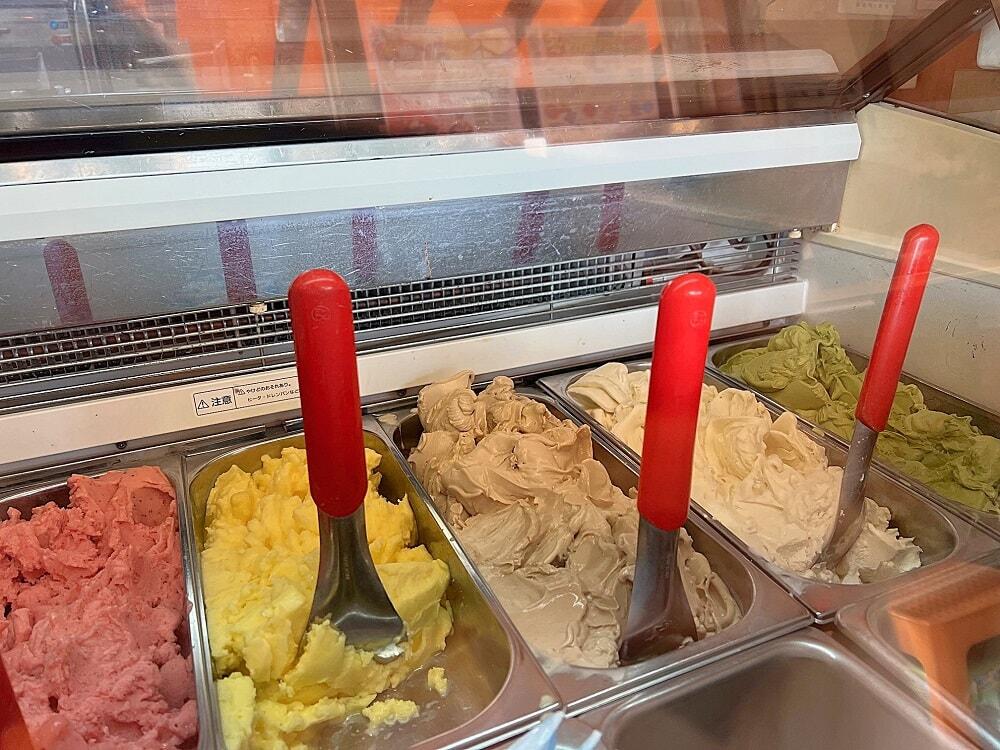 ショーケース/ジェラート店「ドルチェかがみ」