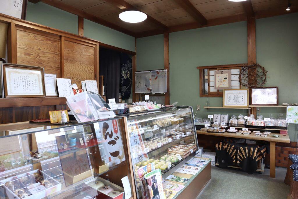 海の公園『ヤ・シィパーク』の近くにお店を構える、人気の和菓子店「武市神栄堂」