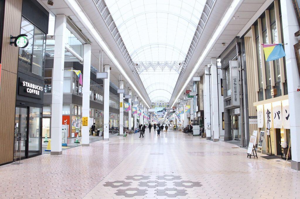 高知市の中心商店街・帯屋町筋