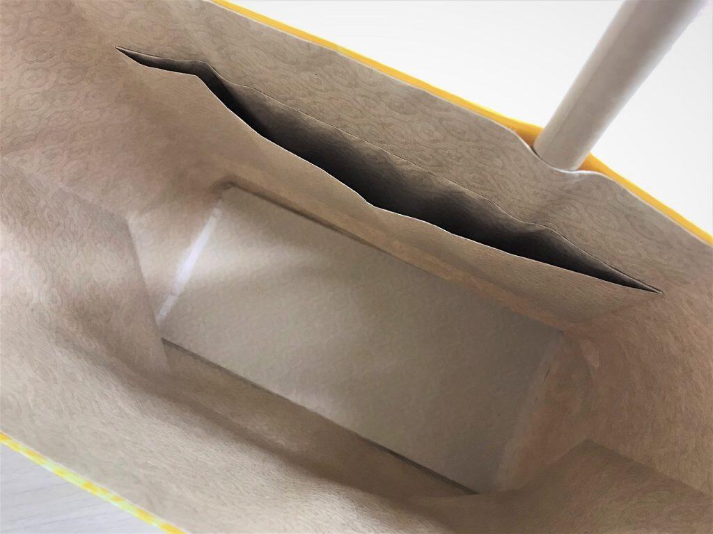 M・Lサイズに収納が便利な内ポケットが付いている