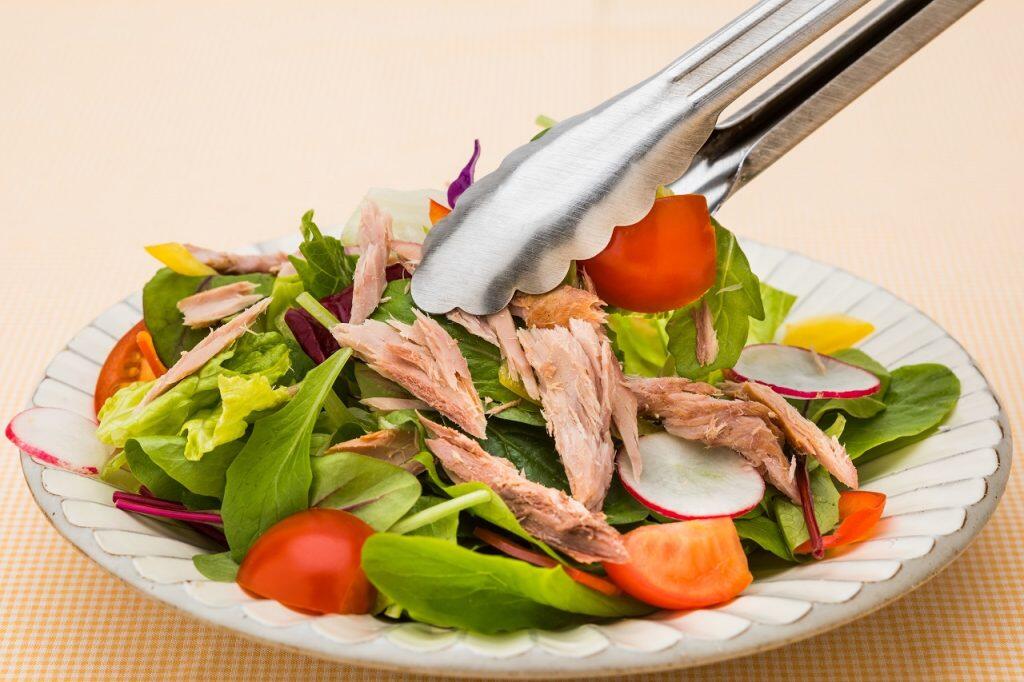 「浜吉ヤ」は、その製法を連綿と受け継ぎ、約150年もの長きに渡り伝統を守りながら、土佐の気候や風土に合わせた独自の手法を加え、品質の向上や新しい商品開発に取り組んできました。