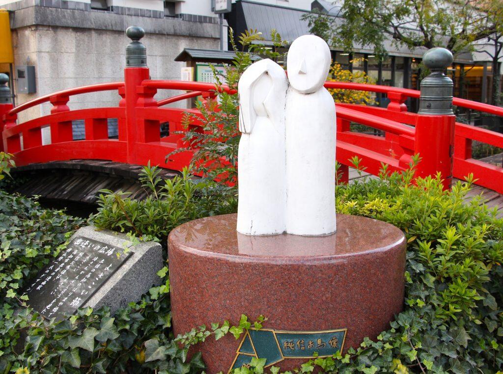 高知県の観光名所・はりまや橋の恋物語