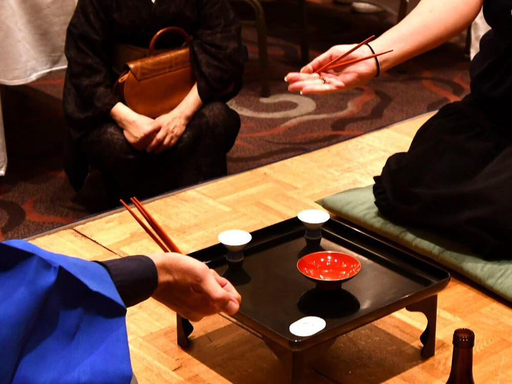 とさはし拳_手を返し、合計本数を確認する