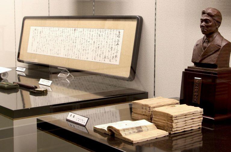 東京専門学校(現在の早稲田大学)創立の中心メンバーで