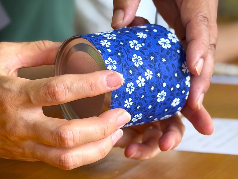 茶缶作りの様子/㈱霧山茶園