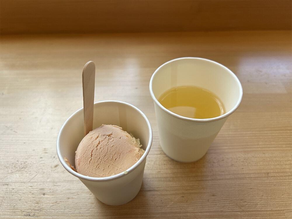 トマトアイスと霧山茶