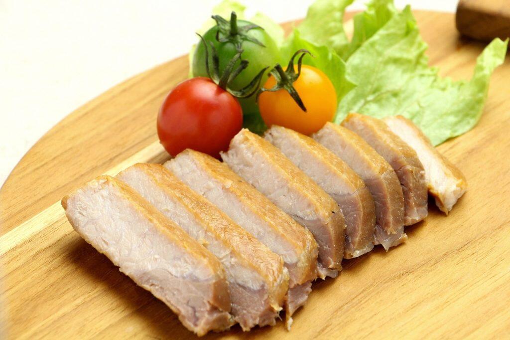 良質な脂ののったカマトロを使った「天然鮪かまとろすもーく」