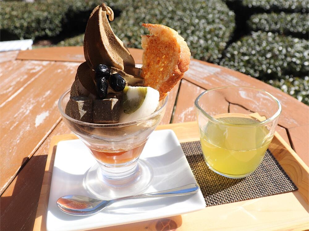 「茶畑パフェ」の写真/スイーツ工房兼カフェ「池川茶園」