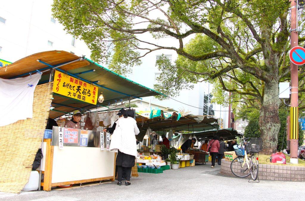 高知県庁の近くで行われる木曜市にも出店しています。日曜市・木曜市に立ち寄った際はぜひ食べてみて下さいね