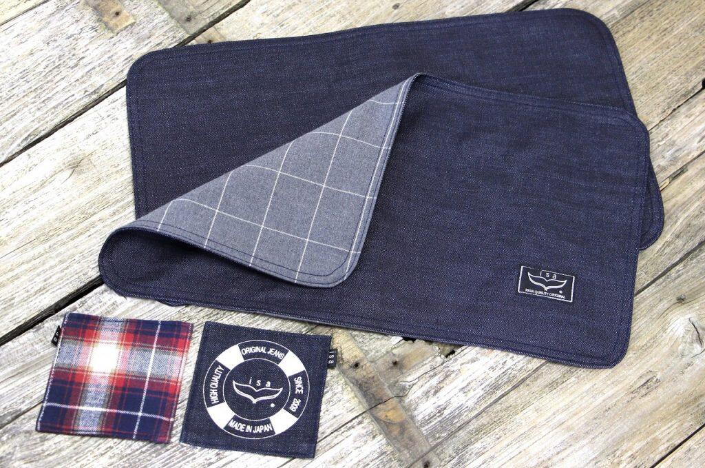 デニム生地を活かした小物やバッグもおすすめ