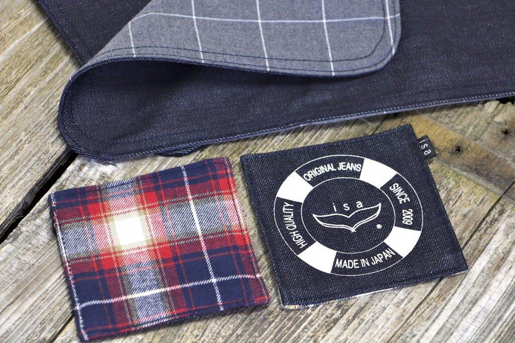 裏地のデザインも素敵なランチョンマットやコースター