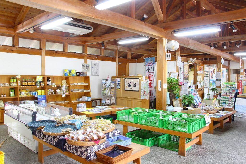 安田町北部の中山地区で活躍する女性グループ・なかやま山菜工房が運営している「味工房じねん」