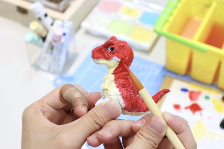 フィギュアの絵付け