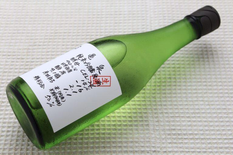 樽ごとによって変わるという酸度やアミノ酸の数値を記したラベル