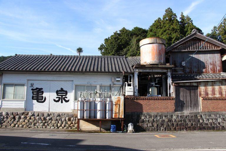 「亀泉酒造」は、明治30年(1897)に日本酒好きの有志11名によって創業された酒蔵です。