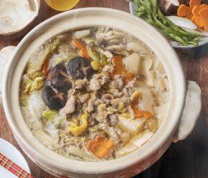 1度食べたら、また食べたくなると評判です。身体に染み渡る醤油ベースのコク深いスープ