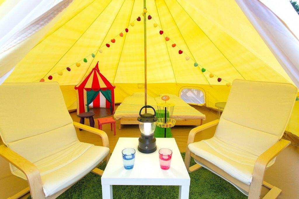 こだわりのインテリアで可愛らしくコーディネートされたオシャレなテント