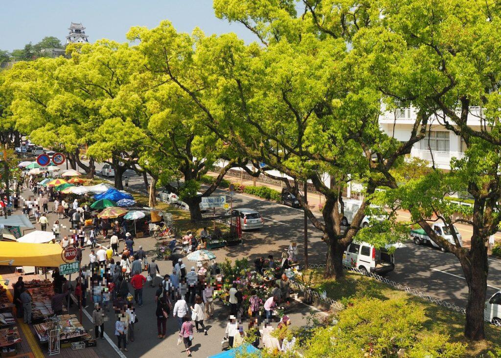 300年以上の歴史を持つ日本一の街路市!