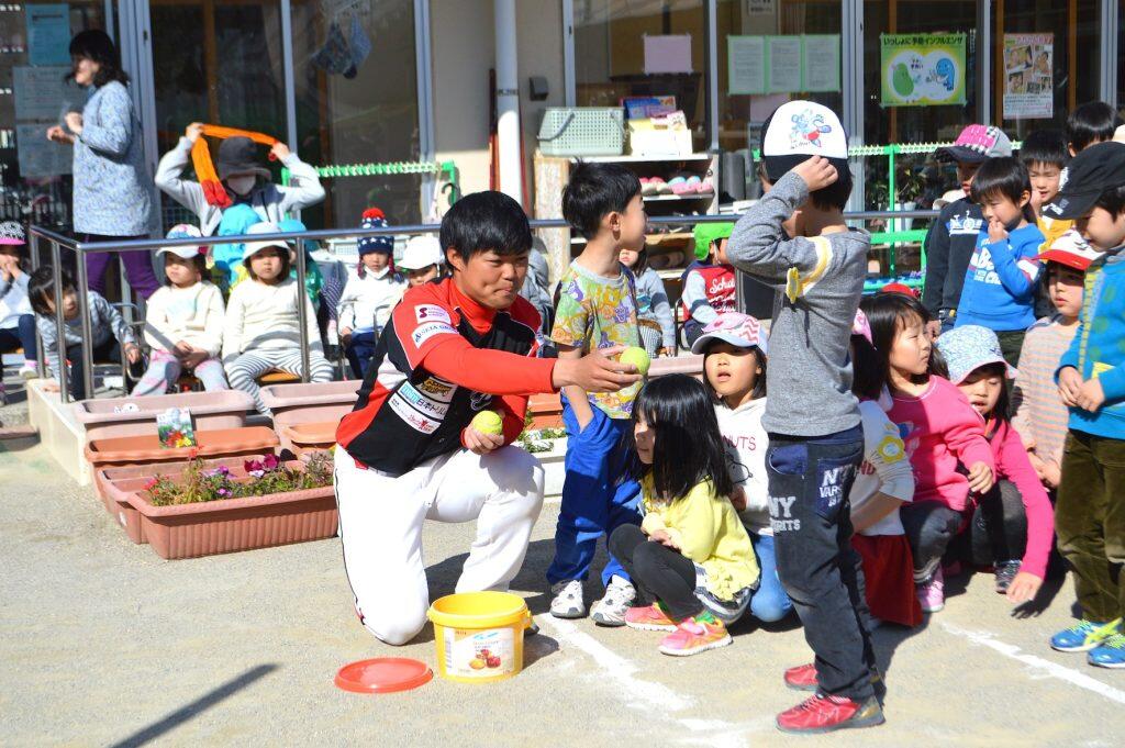 高知ファイティングドッグス」は「KOCHI IS MY TOWN」をモットーに、野球教室などの開催のほか、様々な地域イベントへの参加を行っています