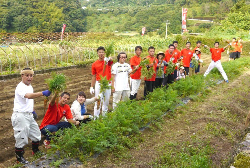 高知ファイティングドッグス」は「KOCHI IS MY TOWN」をモットーに、野球教室などの開催のほか、様々な地域イベントへの参加を行っています