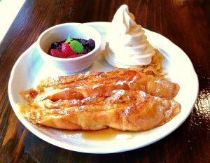 高知駅に隣接する「Kochi ice Cafe よさこい咲都」