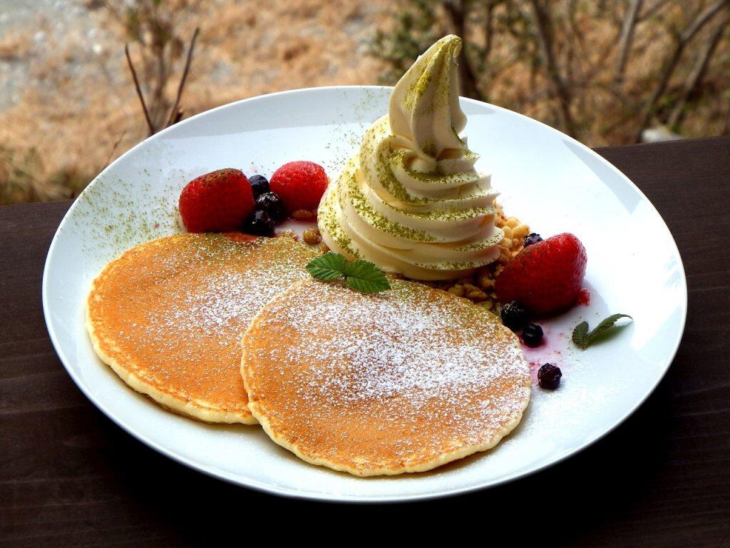 店内では、土佐ジローの卵を使った濃厚なソフトクリームやパンケーキ、フレンチトーストなどのオリジナルスイーツが楽しめるそうですよ♪