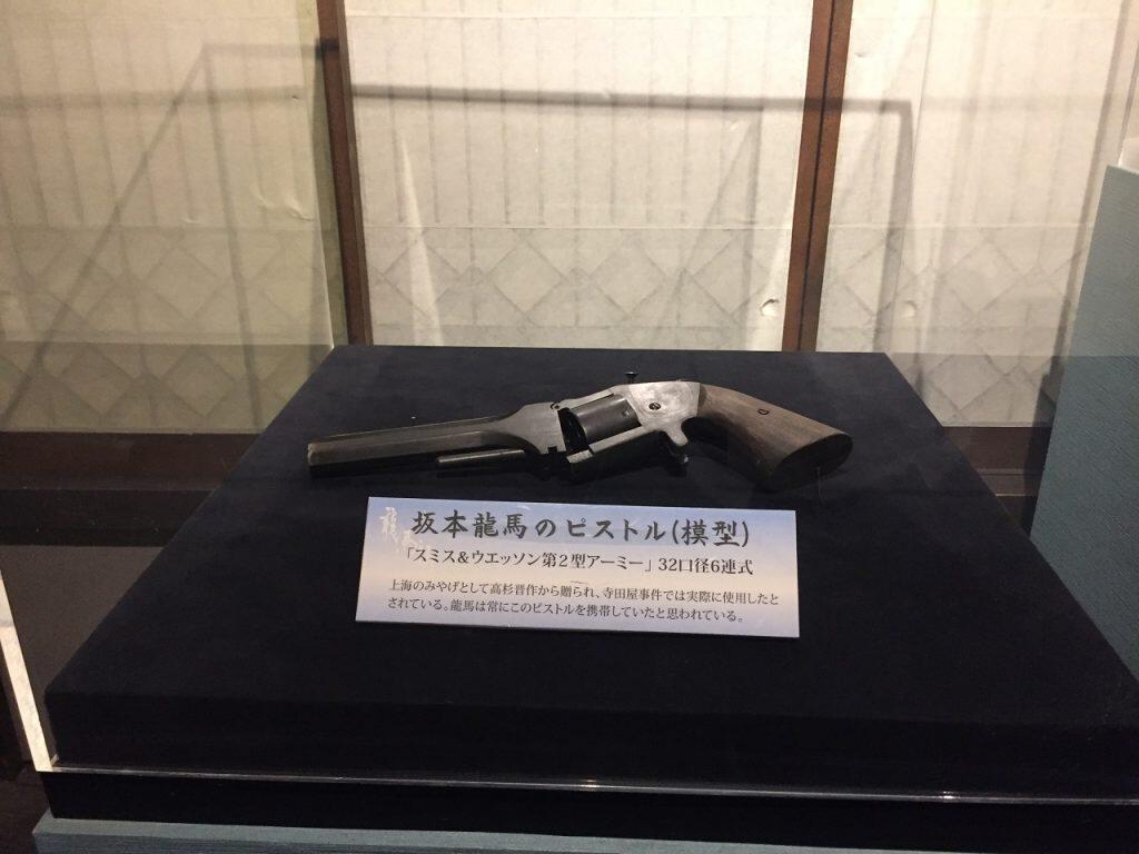 「龍馬伝」撮影時の秘話とか俳優さんが使うた衣装、小物が展示