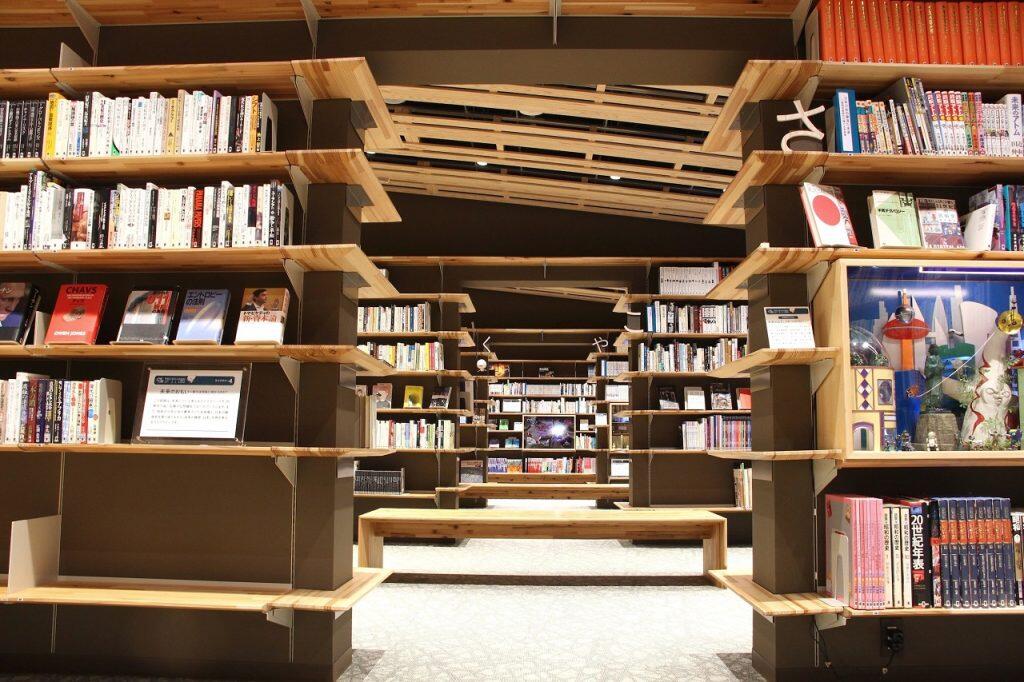 小部屋が続く家のような寛ぎ空間