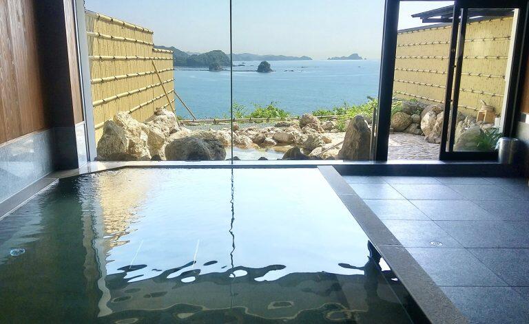 内風呂からも雄大な太平洋をくっきりと見渡せるようになりました