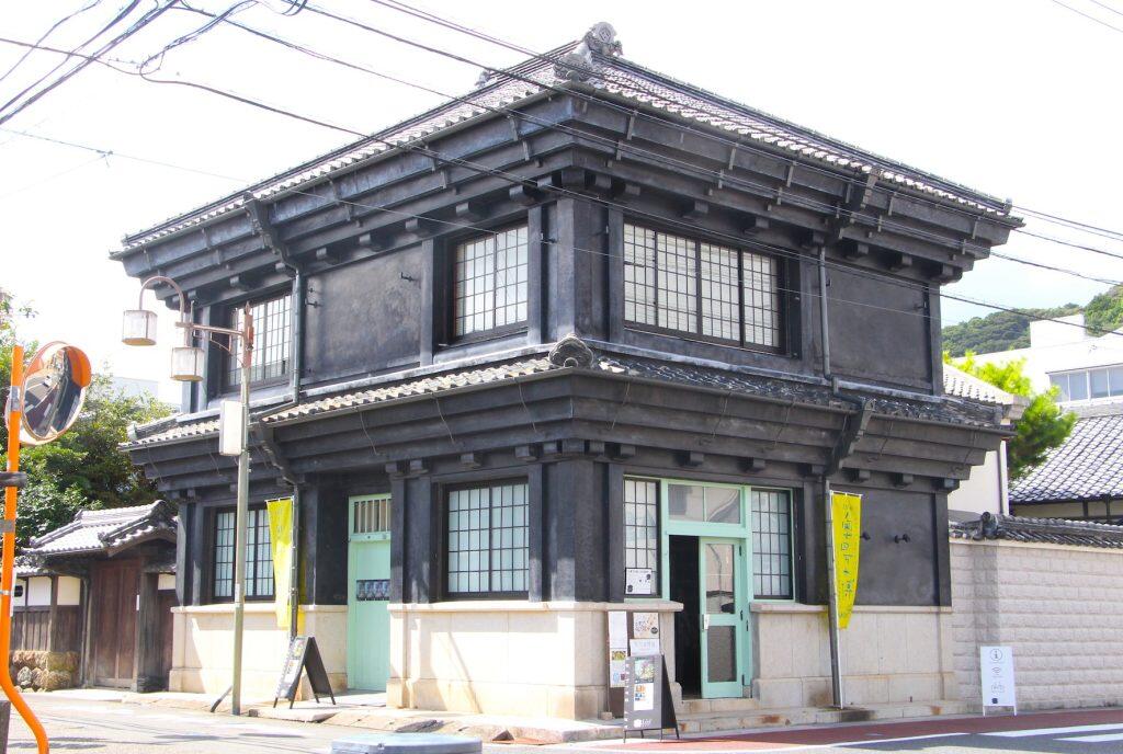 地元・須崎市で江戸末期より酒造・米穀業・製紙業・金融など、多岐にわたる事業を行ってきた三浦家の元邸宅