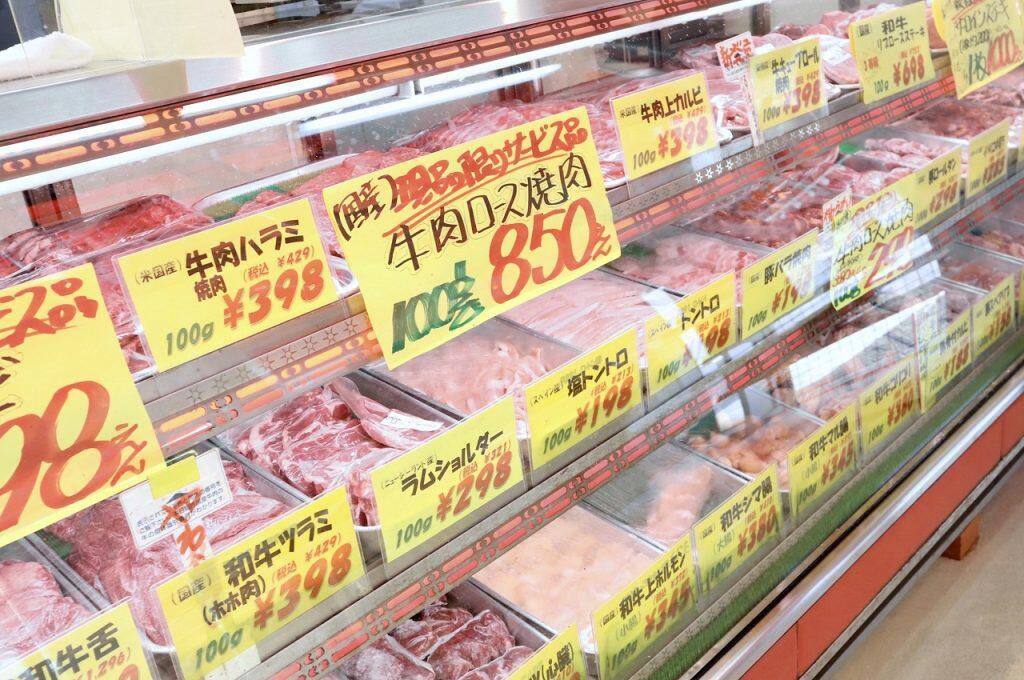 様々な部位が並んだショーケースに、なにやら気になる「ヘッドバラ」って...？？