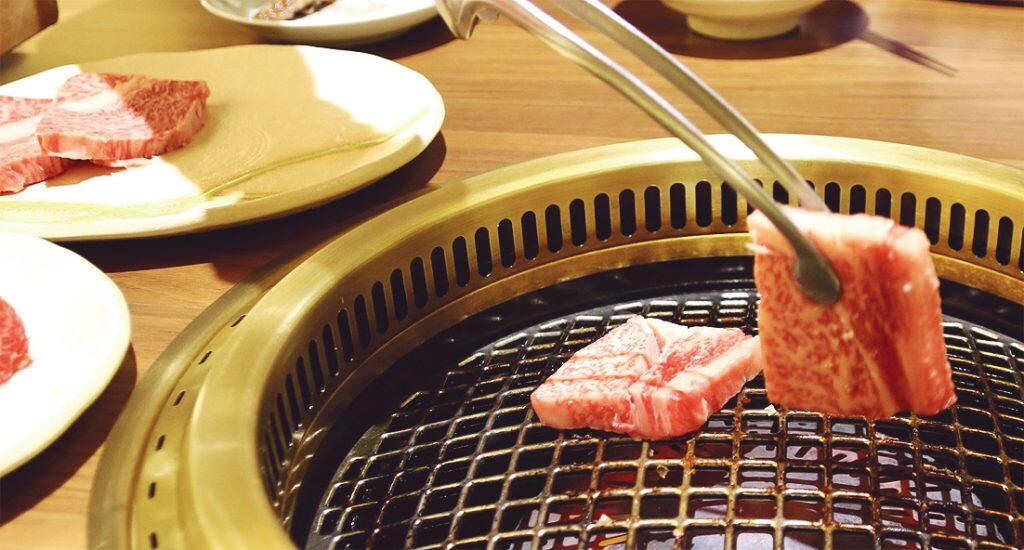 青空の下、絶品焼肉に舌鼓を打ってみてはいかがでしょうか？