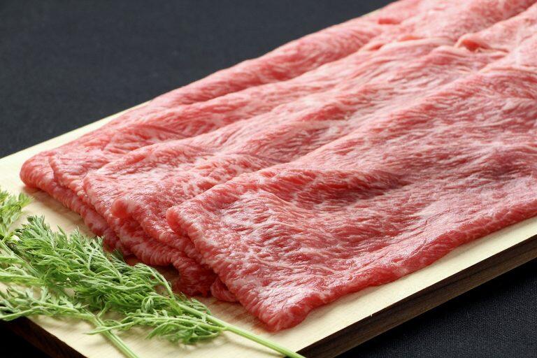 赤身の味わいが濃厚で、ほどよく締まった柔らかい肉質が特徴の肩肉