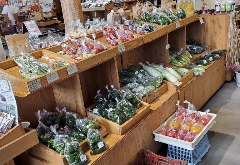 梼原町の農家さんが育てた新鮮な野菜や茶葉