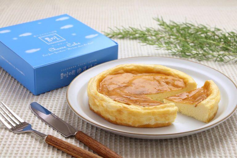 クリームチーズ・卵・バター・砂糖の4つの材料のみで作る風味豊かで滑らかな食感の「雲の上のチーズケーキ」