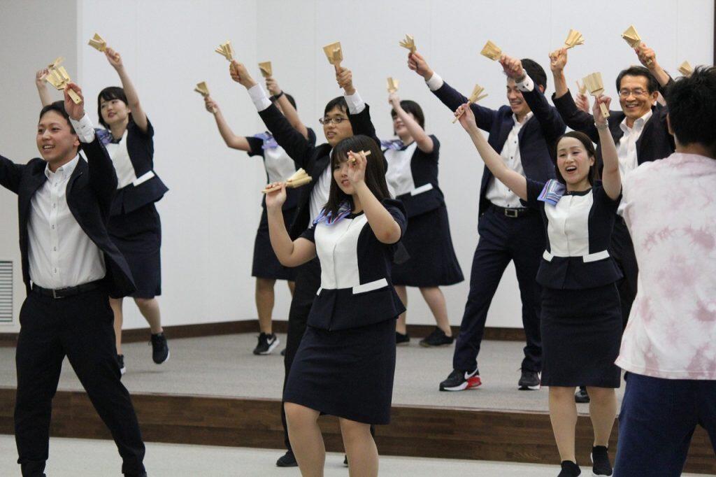 スーツ/制服で『この地へ~』本当に笑顔が素敵♪