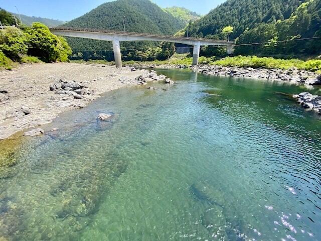 「無手無冠」では、四万十川流域の自然を大切に、大地の恵を生かした酒造り